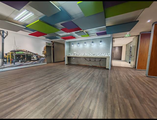 572M² OFFICE TO LET IN RANDJESPARK